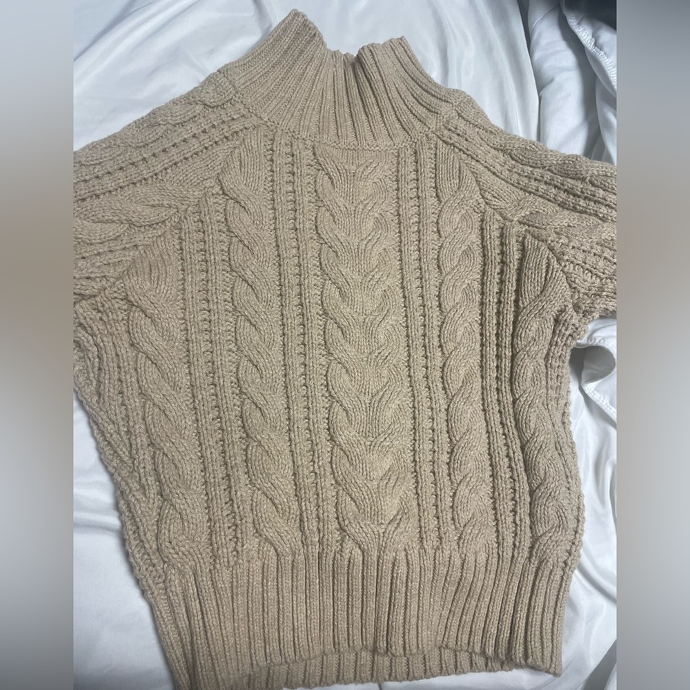 XS never worn knitted sweater